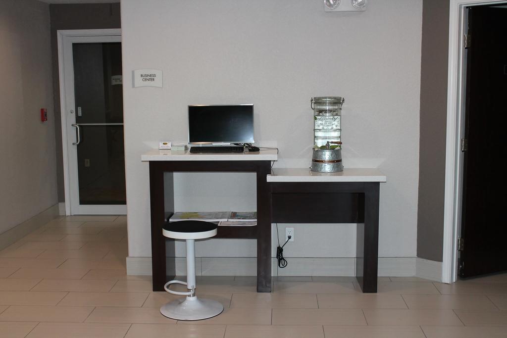 Quality Inn & Suites Port Arthur - Nederland Esterno foto