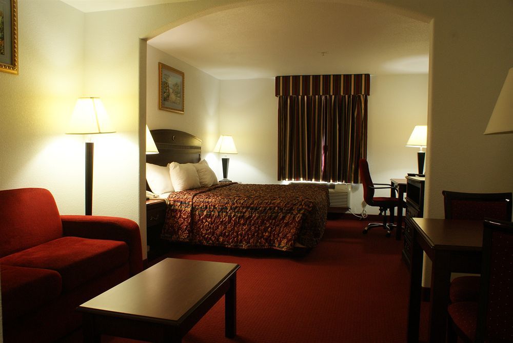 Quality Inn & Suites Port Arthur - Nederland Esterno foto