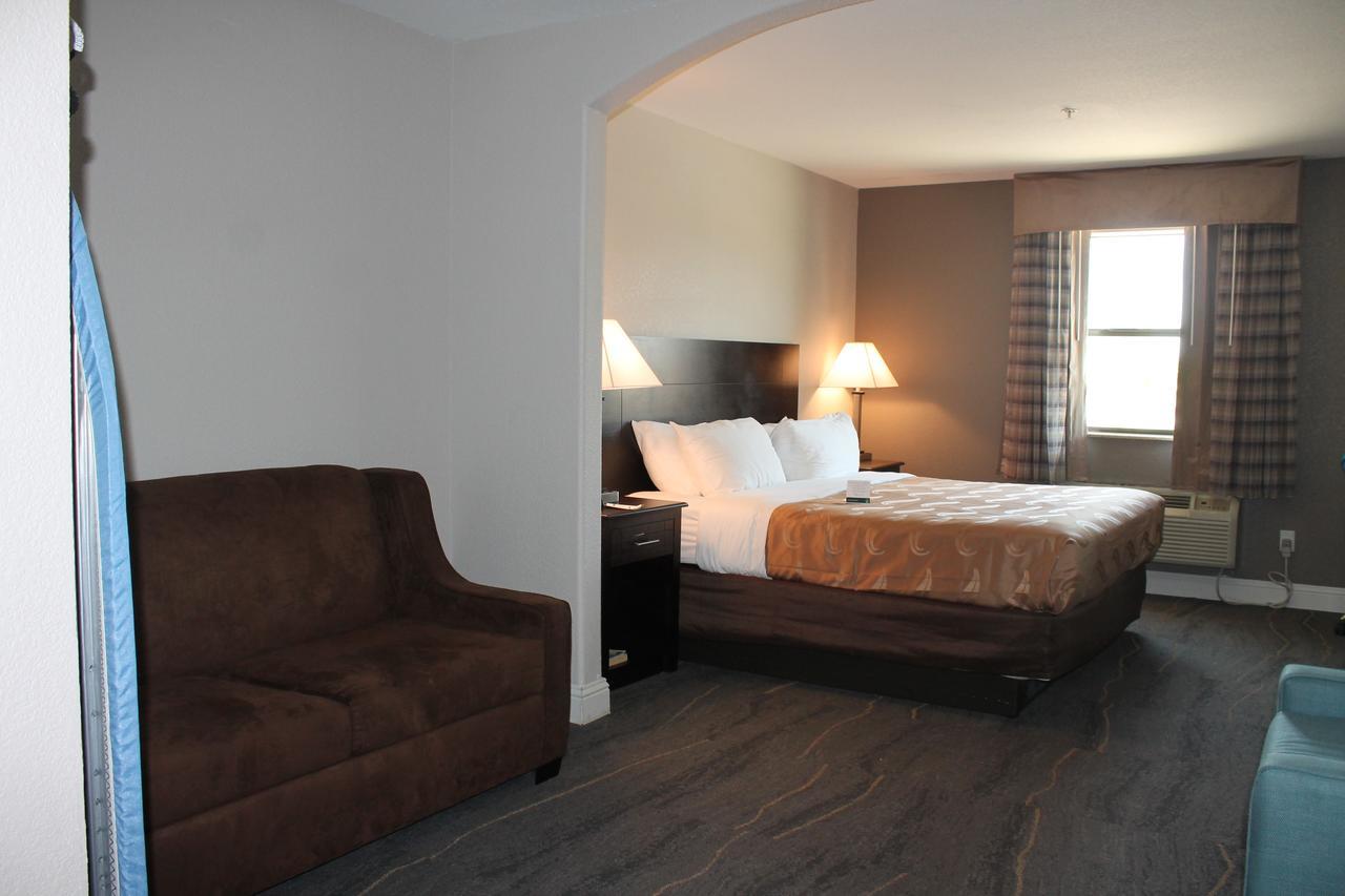 Quality Inn & Suites Port Arthur - Nederland Esterno foto