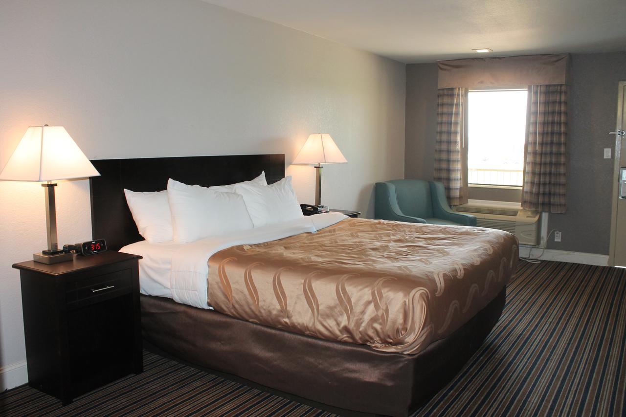 Quality Inn & Suites Port Arthur - Nederland Esterno foto