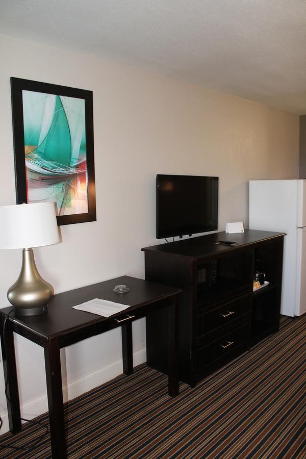Quality Inn & Suites Port Arthur - Nederland Esterno foto