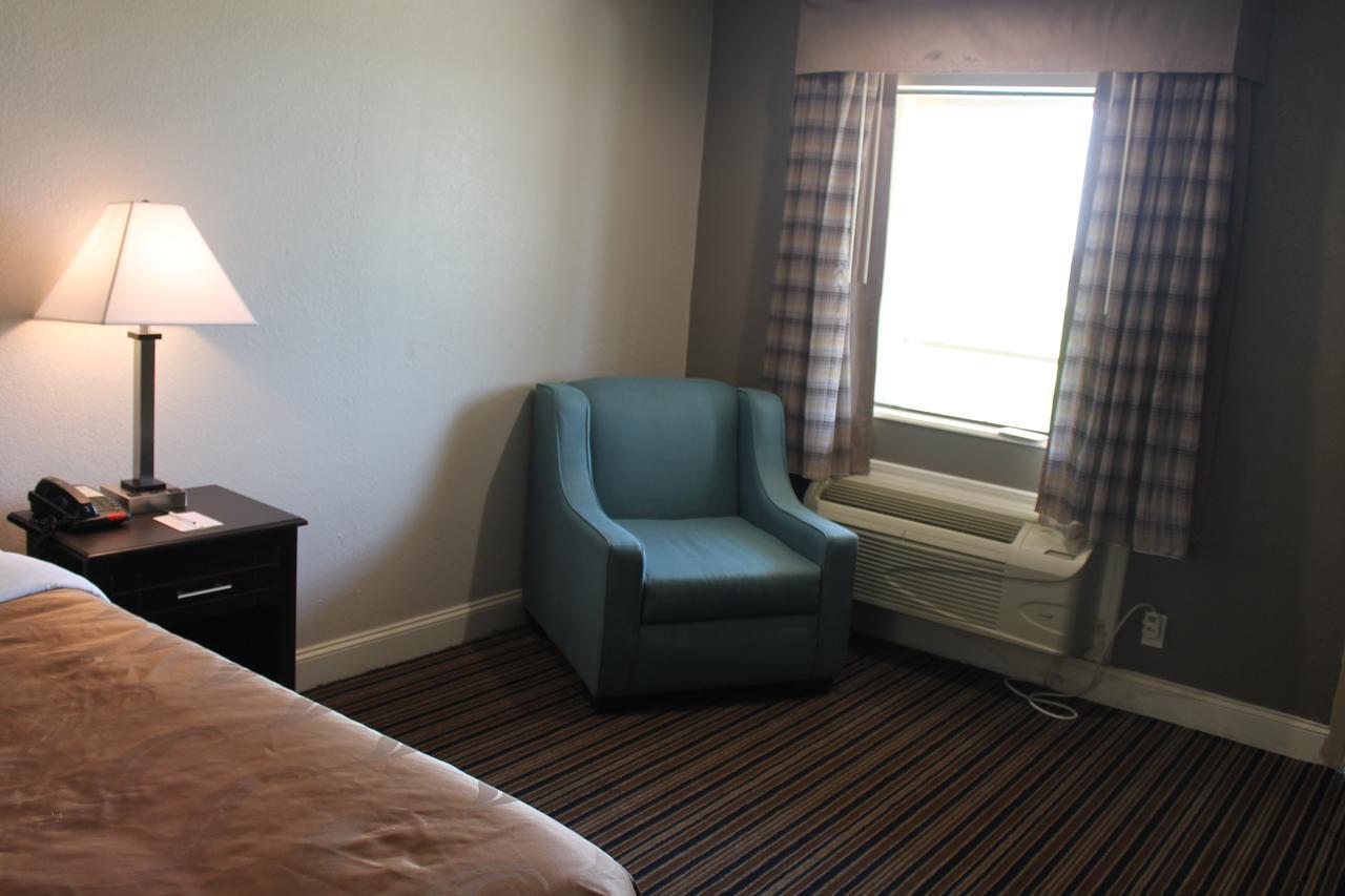 Quality Inn & Suites Port Arthur - Nederland Esterno foto