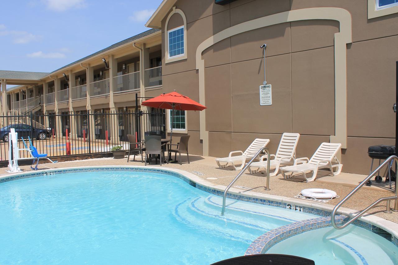Quality Inn & Suites Port Arthur - Nederland Esterno foto