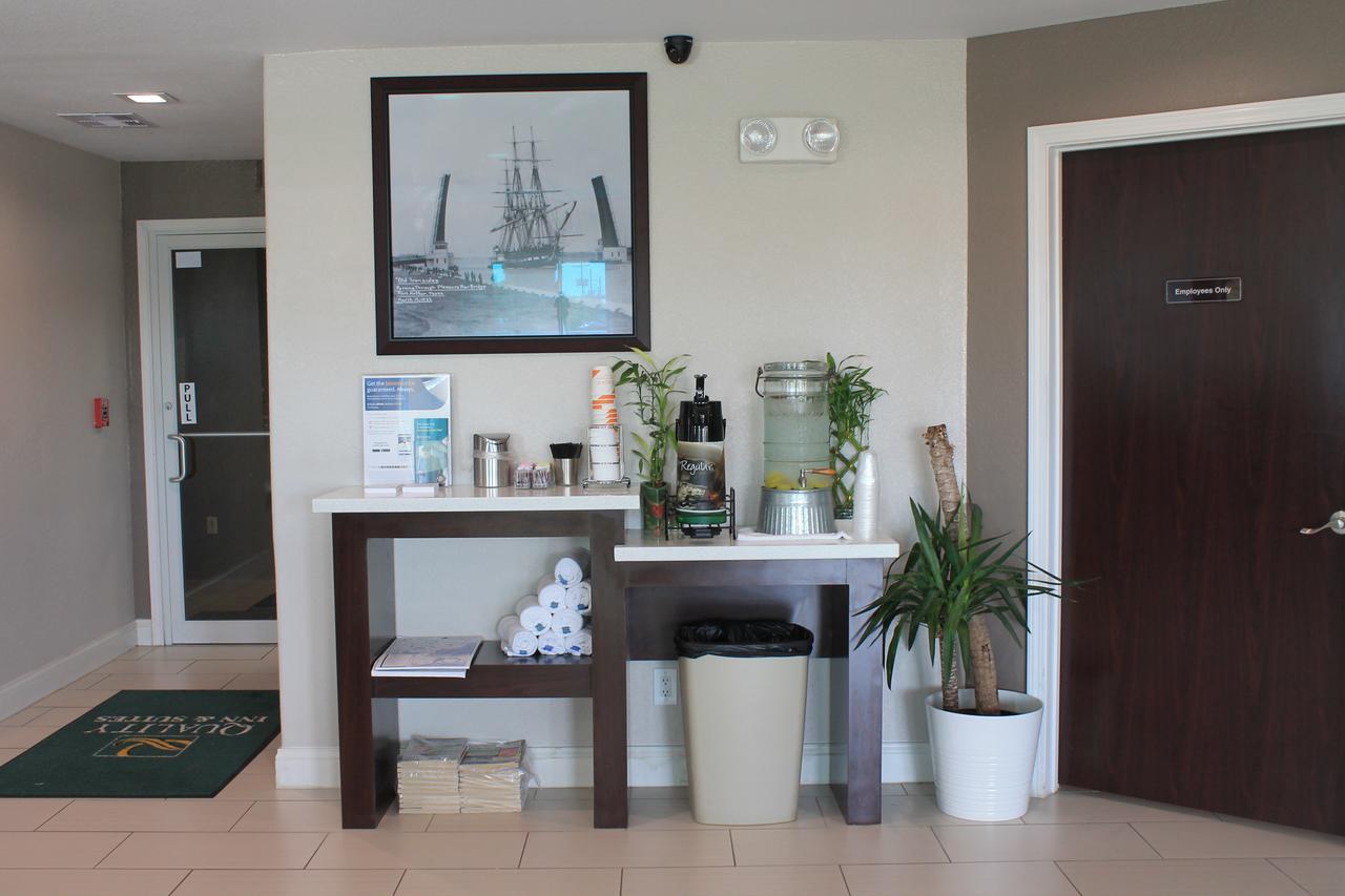 Quality Inn & Suites Port Arthur - Nederland Esterno foto